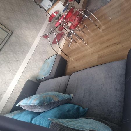 Beautiful 2-Bed Villa In קמלפורד מראה חיצוני תמונה