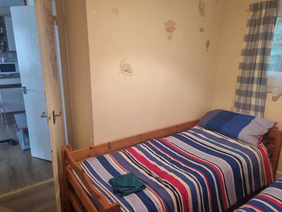 Beautiful 2-Bed Villa In קמלפורד מראה חיצוני תמונה